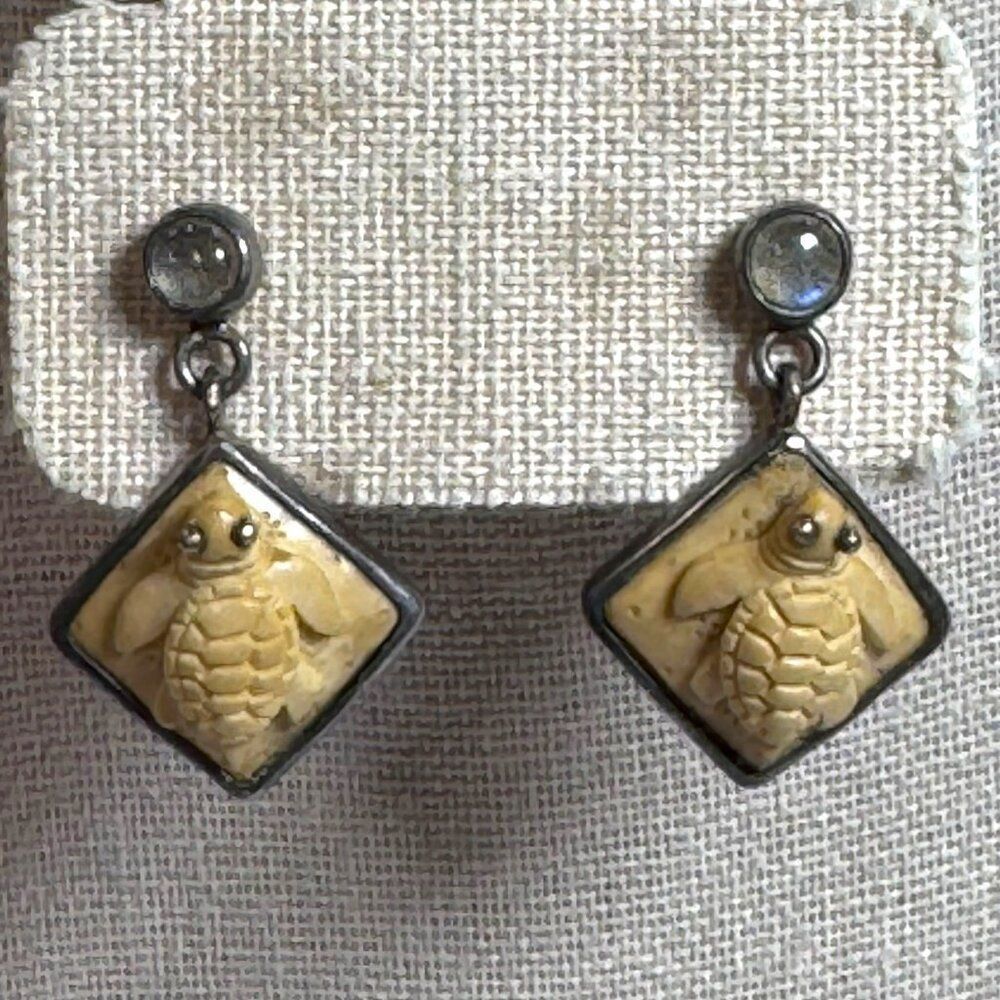 Vintage Zealandia 925 Sterling Silver Sea Turtle Dangle Earring Resin Inlay Post